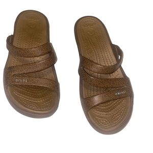 CROCS Disney Mickey Patricia Strap Wedge Comfort Slide Sandals Womens 6 Tan